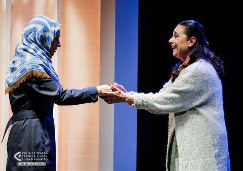 "Llueve y hace sol en París" - TRANVÍA TEATRO — foto 6 de 11