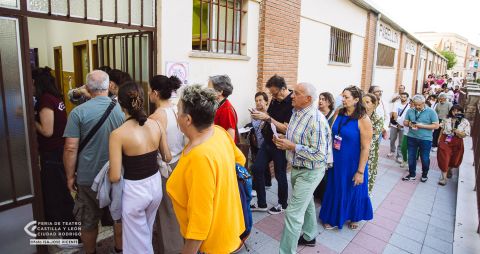 "La tierra de Alvargonzález" - LOS TITIRITEROS DE BINÉFAR — foto 2 de 13