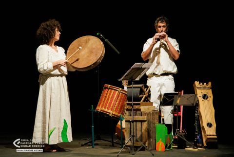 "La tierra de Alvargonzález" - LOS TITIRITEROS DE BINÉFAR — foto 6 de 13