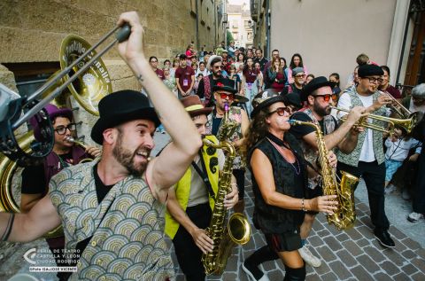 "Flow!!!" - EL PUNTILLO CANALLA BRASS BAND — foto 16 de 18