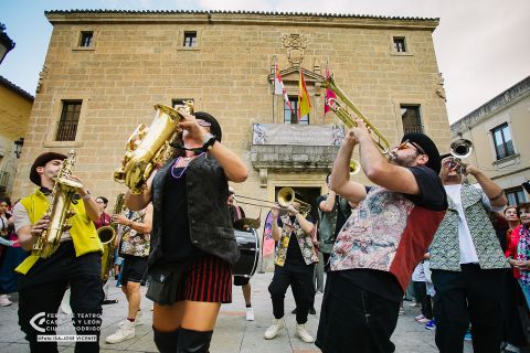 "Flow!!!" - EL PUNTILLO CANALLA BRASS BAND — foto 5 de 18