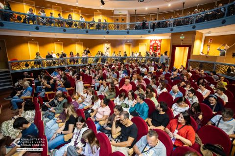 "Voilá" - JM GESTIÓN TEATRAL — foto 2 de 8