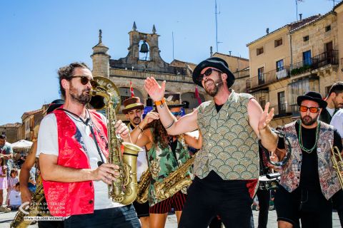 "Flow!!!" - EL PUNTILLO CANALLA BRASS BAND — foto 7 de 10