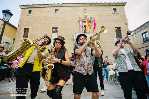 "Flow!!!" - EL PUNTILLO CANALLA BRASS BAND — foto 6 de 18