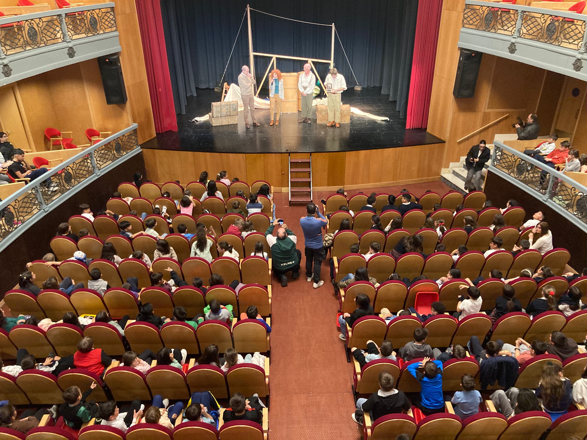 ENTREGA DEL PREMIO A MEJOR ESPECTÁCULO INFANTIL/FAMILIAR DE LA 28ºFERIA A LA PERA LLIMONERA